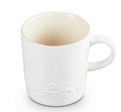 Le Creuset Holly Collectie Mok 200 Ml Aardewerk Katoenwit -Serviesgoedwinkel Voor Thuis lc 20200529 zs ps fs 60303204311511 003